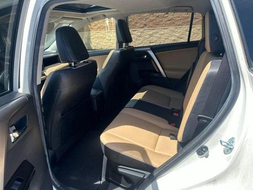 Blizzard Pearl 2016 Toyota RAV4 Hybrid Limited