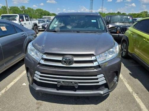 Predawn Gray Mica 2018 Toyota Highlander XLE