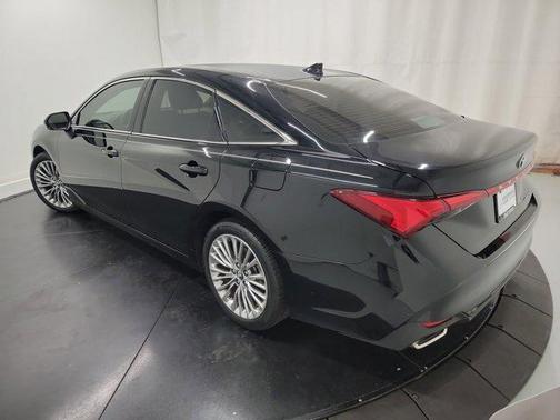 2019 Toyota Avalon XLE