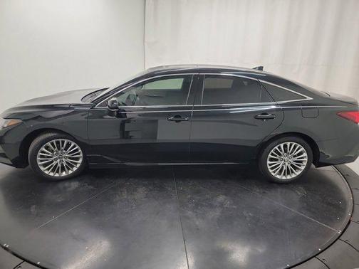 2019 Toyota Avalon XLE