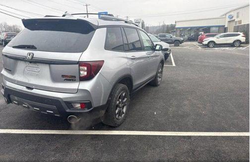 Lunar Silver Metallic 2024 Honda Passport AWD TrailSport