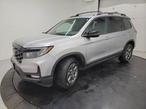 Lunar Silver Metallic 2024 Honda Passport AWD TrailSport