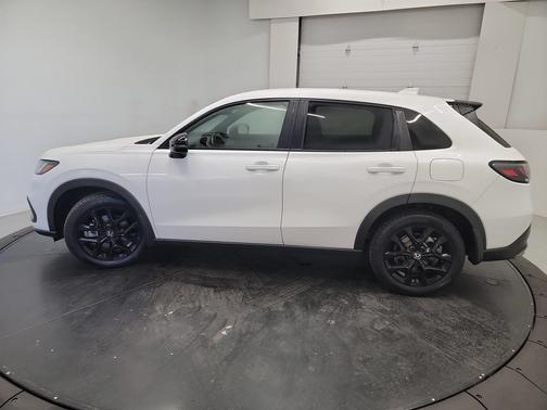 Platinum White Pearl 2025 Honda HR-V AWD Sport