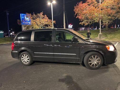 2015 Chrysler Town & Country Touring