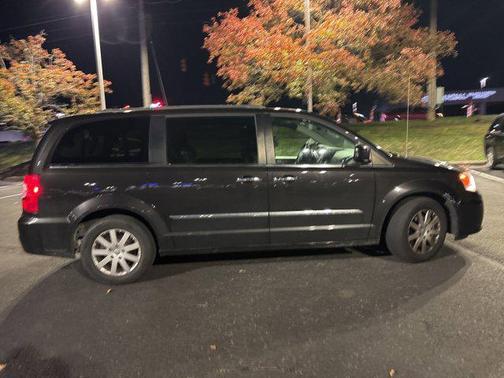 2015 Chrysler Town & Country Touring