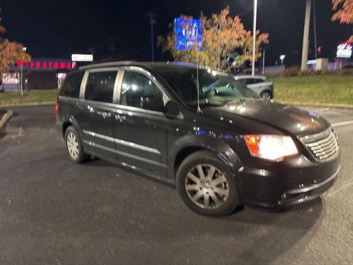 2015 Chrysler Town & Country Touring