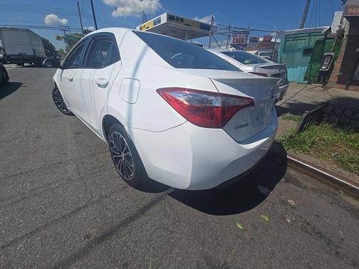 Super White 2016 Toyota Corolla S Plus