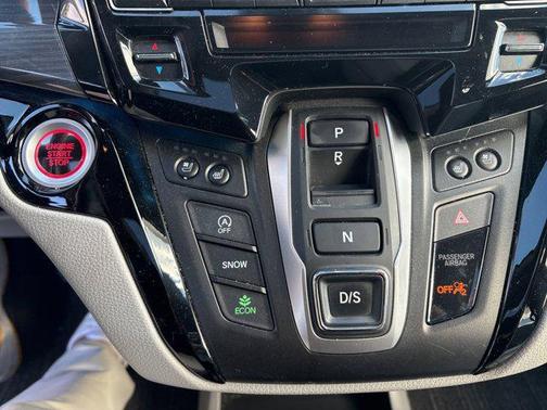 Gray 2024 Honda Odyssey Elite