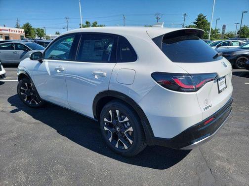 Platinum White Pearl 2027 Honda HR-V EX-L