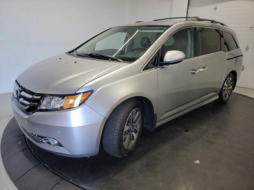 Lunar Silver Metallic 2016 Honda Odyssey Touring Elite