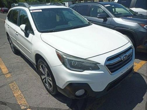 Crystal White Pearl 2018 Subaru Outback 2.5i Limited