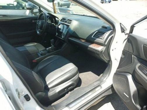 Crystal White Pearl 2018 Subaru Outback 2.5i Limited