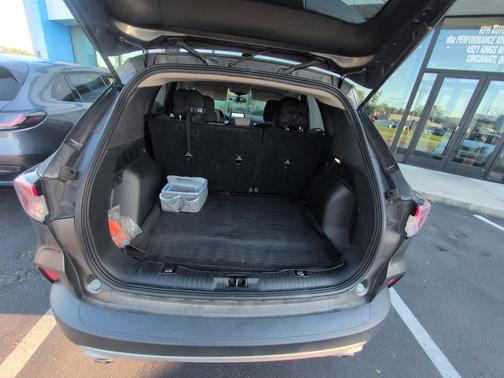 Magnetic Metallic 2020 Ford Escape SE