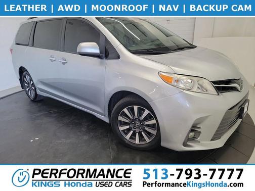 Celestial Silver Metallic 2019 Toyota Sienna XLE
