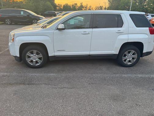 Summit White 2013 GMC Terrain SLE-1