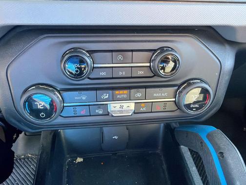 Carbonized Gray Metallic 2021 Ford Bronco Black Diamond