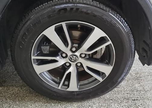 Silver Sky Metallic 2018 Toyota RAV4 XLE