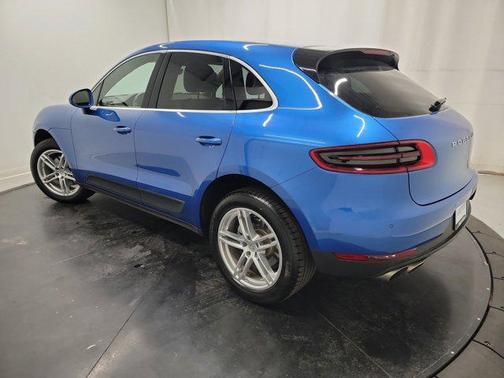 Blue 2016 Porsche Macan Macan S