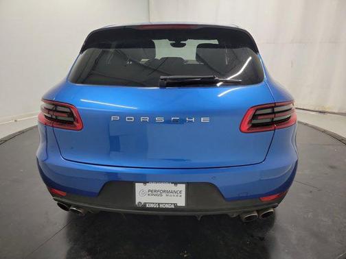 Blue 2016 Porsche Macan Macan S