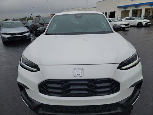 Platinum White Pearl 2027 Honda HR-V Sport