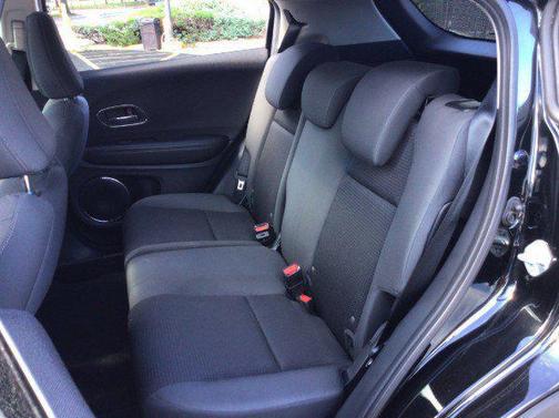 Crystal Black Pearl 2022 Honda HR-V EX