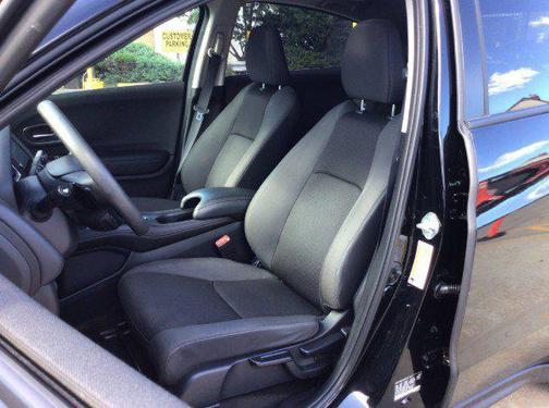 Crystal Black Pearl 2022 Honda HR-V EX