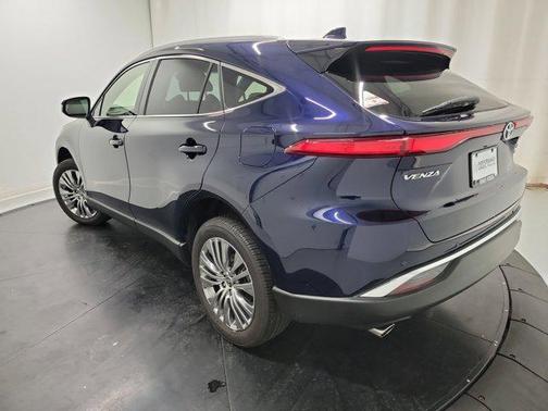 2022 Toyota Venza XLE