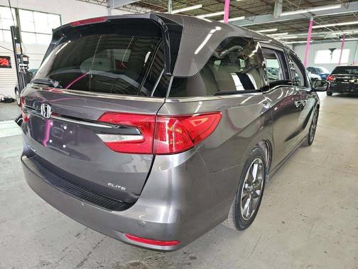 Gray 2024 Honda Odyssey Elite