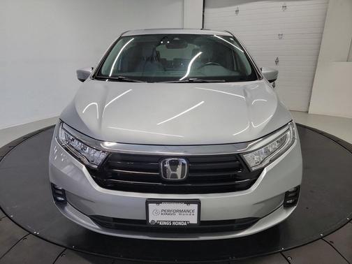 Lunar Silver Metallic 2024 Honda Odyssey EX-L