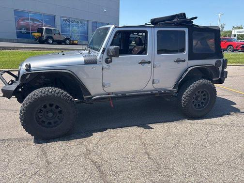 Billet Silver Metallic Clearcoat 2015 Jeep Wrangler Unlimited Sahara
