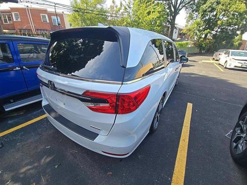 Platinum White Pearl 2024 Honda Odyssey Touring
