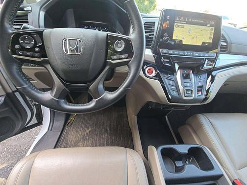 Platinum White Pearl 2024 Honda Odyssey Touring