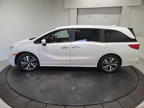 Platinum White Pearl 2024 Honda Odyssey Touring