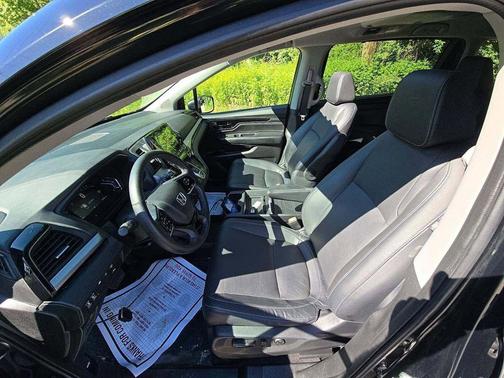 Crystal Black Pearl 2023 Honda Odyssey Touring