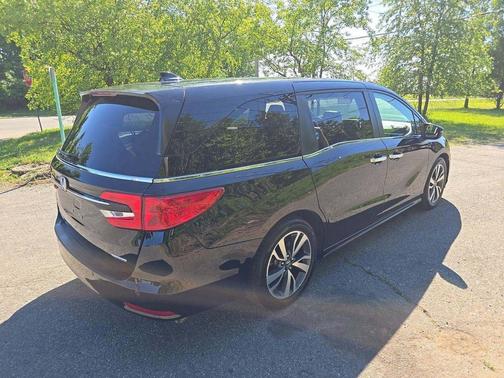 Crystal Black Pearl 2023 Honda Odyssey Touring