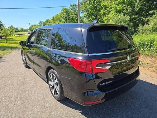 Crystal Black Pearl 2023 Honda Odyssey Touring
