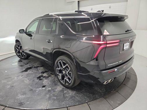 Mosaic Black Metallic 2025 Chevrolet Traverse High Country