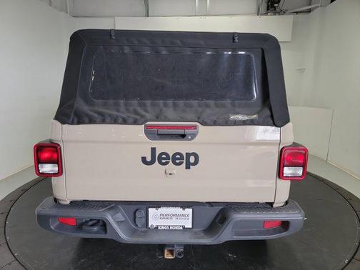Limited Edition Gobi Clearcoat 2022 Jeep Gladiator Sport S