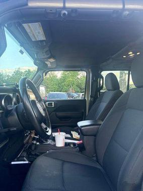Limited Edition Gobi Clearcoat 2022 Jeep Gladiator Sport S