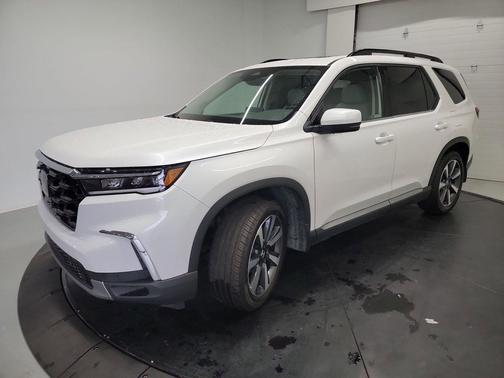 Platinum White Pearl 2025 Honda Pilot Touring 8-Passenger