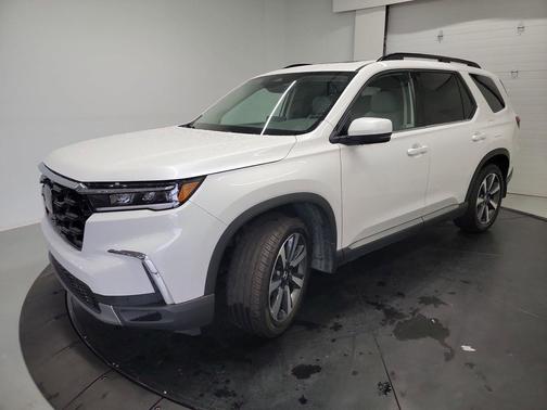Platinum White Pearl 2025 Honda Pilot Touring 8-Passenger
