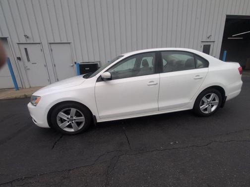 Candy White 2012 Volkswagen Jetta TDI