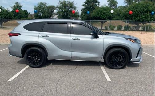 Celestial Silver Metallic 2021 Toyota Highlander XSE