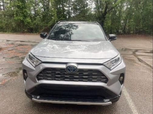 Silver Sky Metallic 2020 Toyota RAV4 Hybrid SE