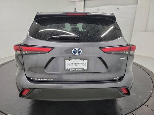 Magnetic Gray Metallic 2020 Toyota Highlander Hybrid XLE