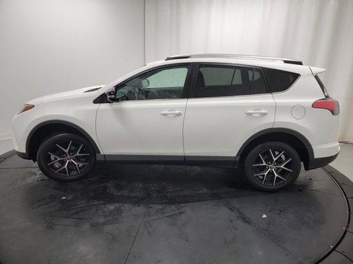 2017 Toyota RAV4 SE