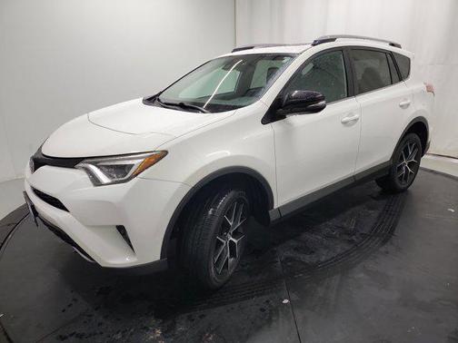 2017 Toyota RAV4 SE