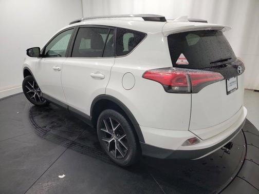 2017 Toyota RAV4 SE