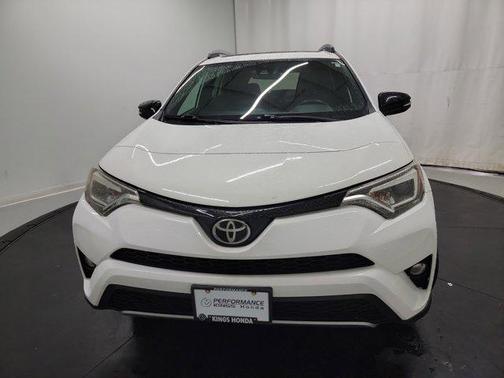 2017 Toyota RAV4 SE