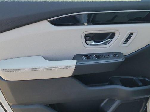 Platinum White Pearl 2026 Honda Pilot EX-L